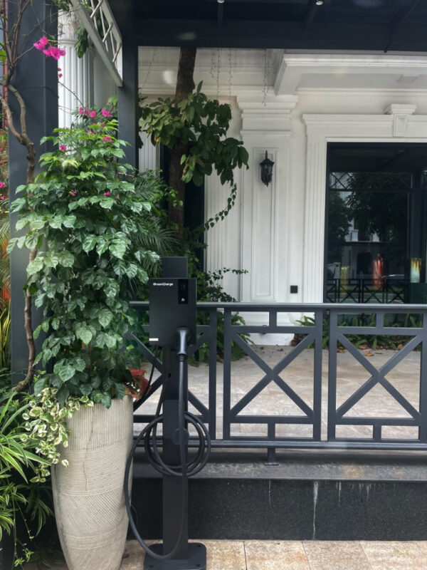 sạc pin ô tô được lắp đặt tại nhà